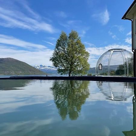 Готель Tjeldoya Slott Hov  Екстер'єр фото